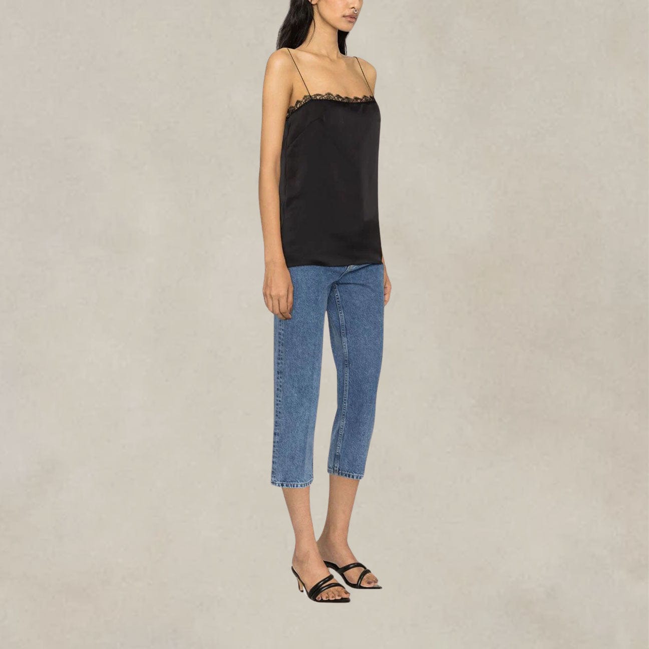 Top con bordo in pizzo Nero<BR/> 08050722 0555 NERO PHILOSOPHY 