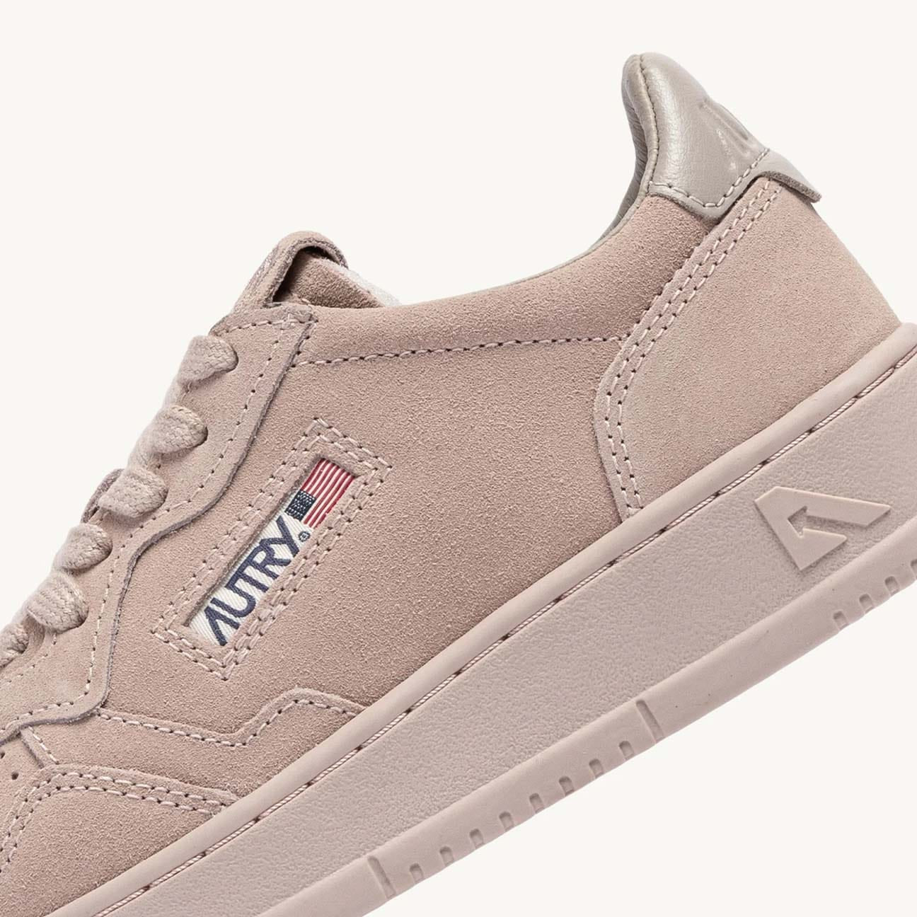 AUTRY Sneakers donna Medalist Low OH02  in sude Phard