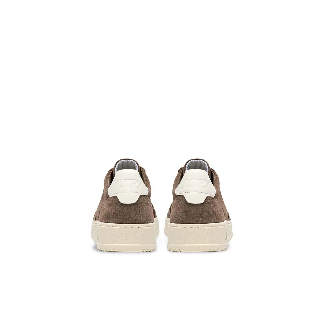 AUTRY Sneakers uomo Medalist Low UH10 in suede Cigaro