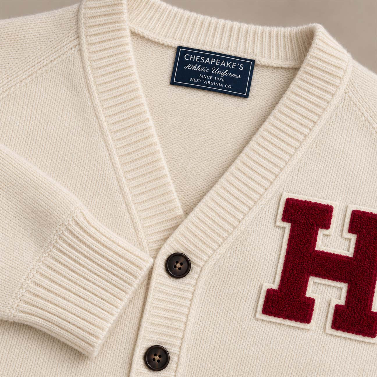 CHESAPEAKE'S Cardigan uomo Varsity Harvard Panna