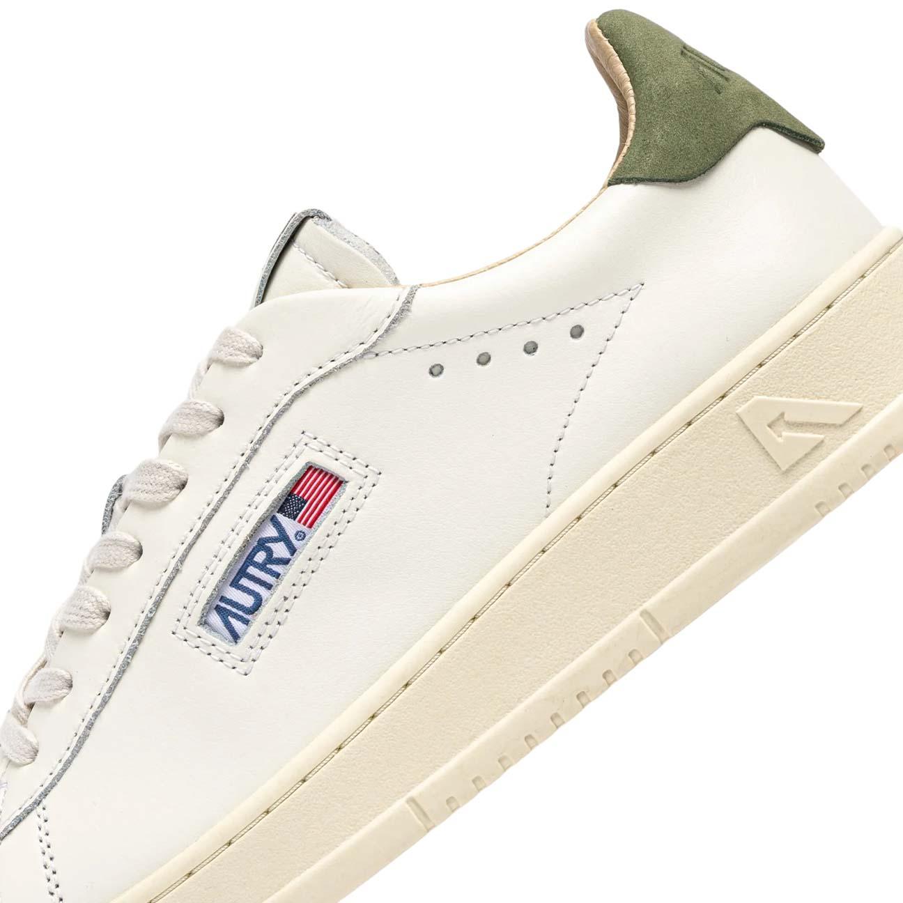 Sneakers uomo Dallas Low in pelle Bianco e Verde Militare ADLM MR21 AUTRY 
