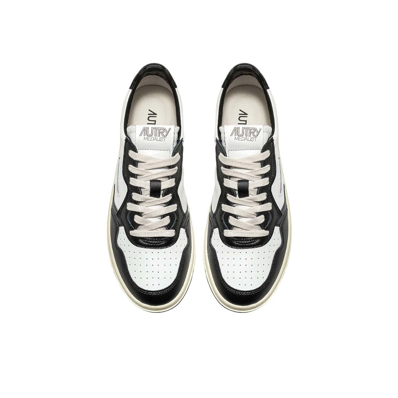 Sneakers donna Medalist  Low bicolor Bianco e Nero AULW BW01 AUTRY 
