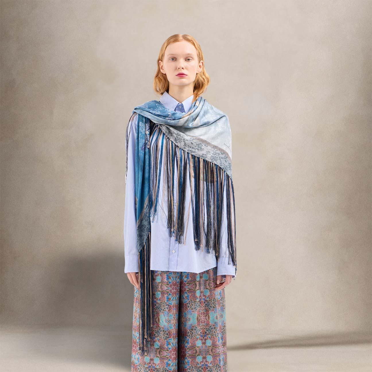 Scialle in seta stampata Multicolor Blue ALOE 135X135 517561 101 PIERRE LOUIS MASCIA 