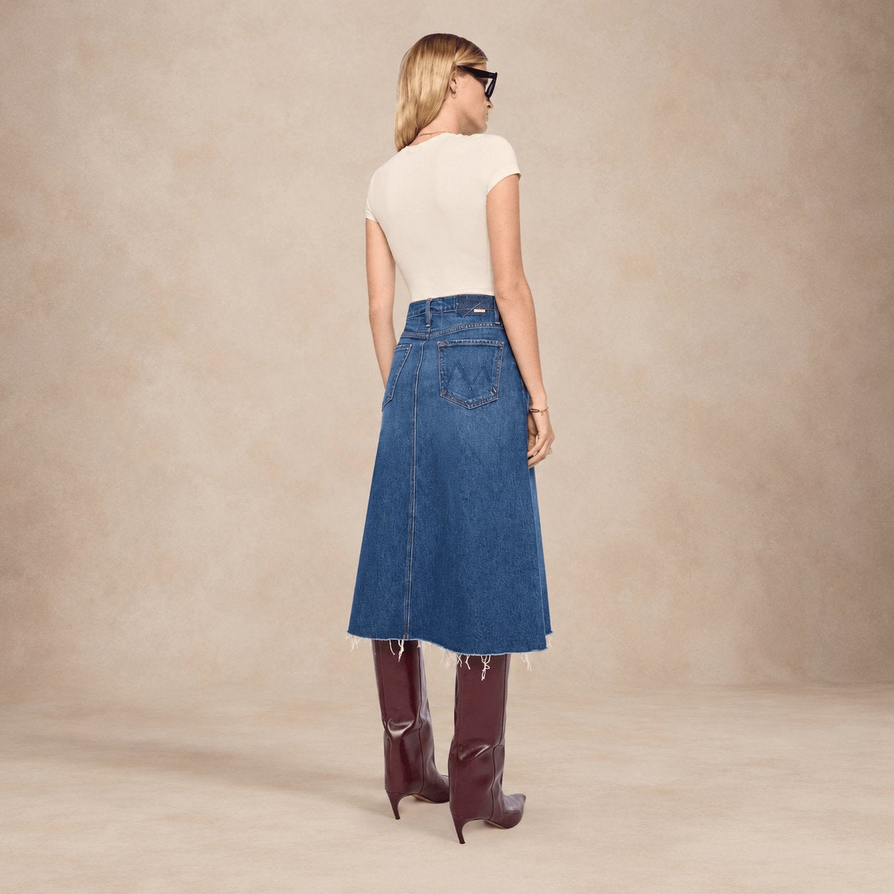 MOTHER Gonna donna in denim The Circle Midi Fray Buckaroo