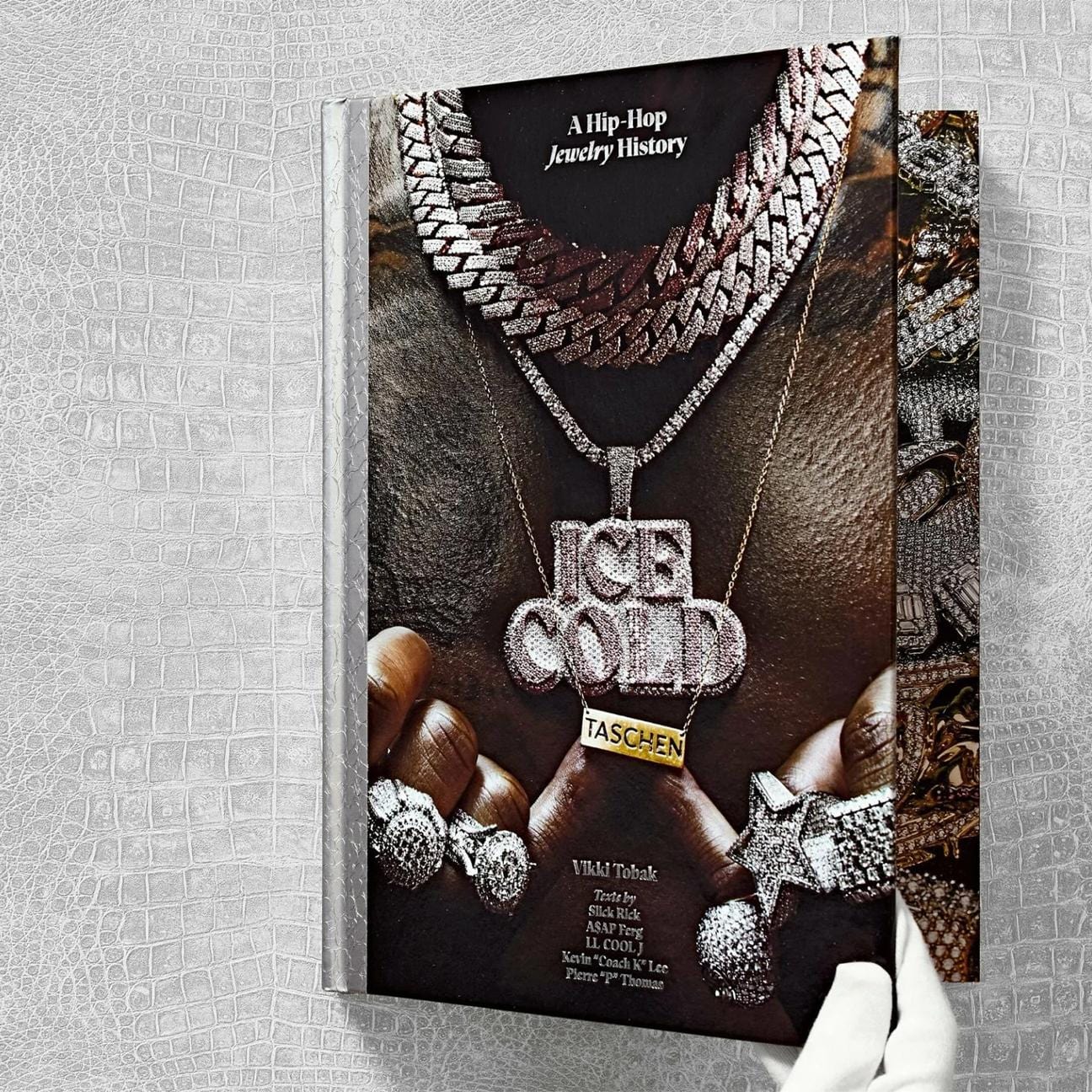 TASCHEN Libro Ice Cold A Hip Hop Jewelry History
