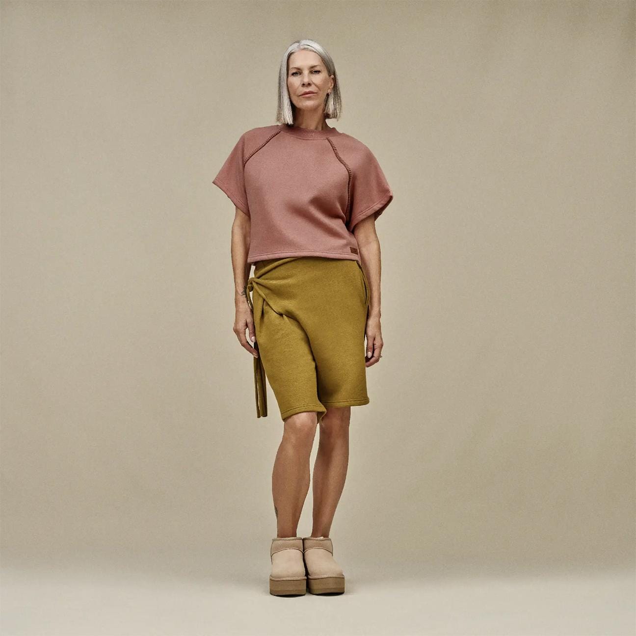 UGG Stivali Classic Ultra Mini Platforn Sand