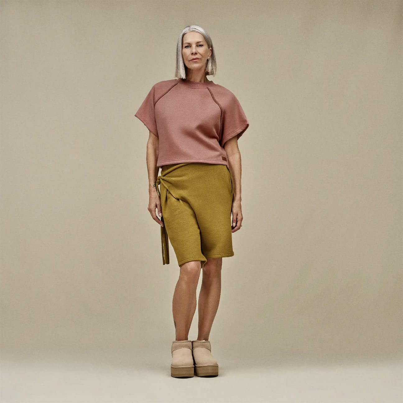 UGG Stivali Classic Ultra Mini Platforn Sand